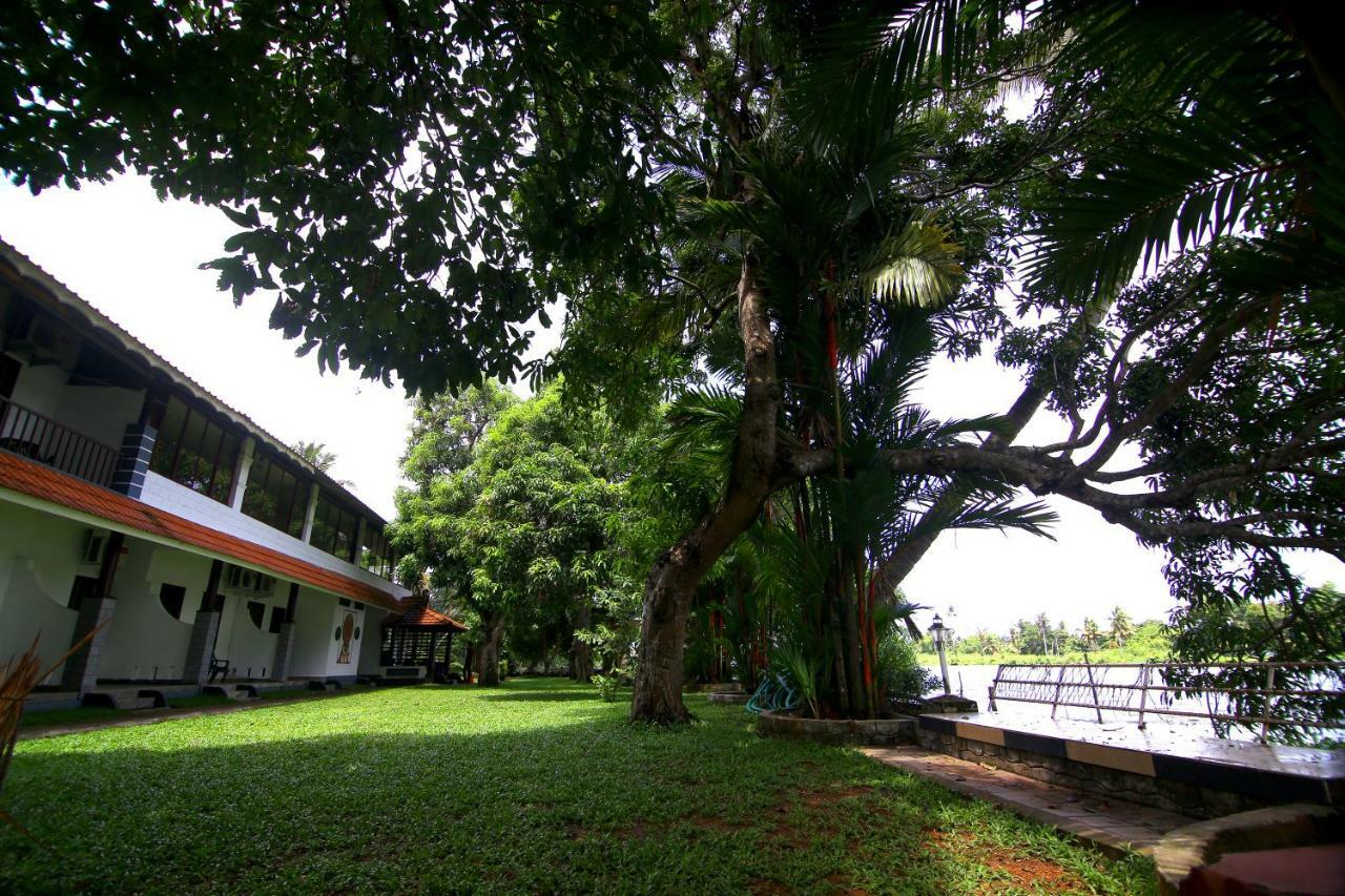 Green Palace Ayurveda Resort, Alleppey Alappuzha Exterior foto